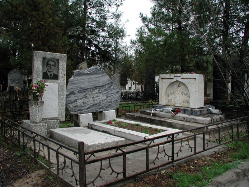 Файл:Место захоронения Смирнова Б. Л., Лысенко-Смирновой Л. Э., Волобуева Ю. М..jpg